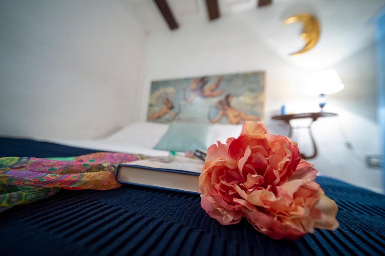 Wonderful Romantic Studio Ponte Vecchio Area Firenze